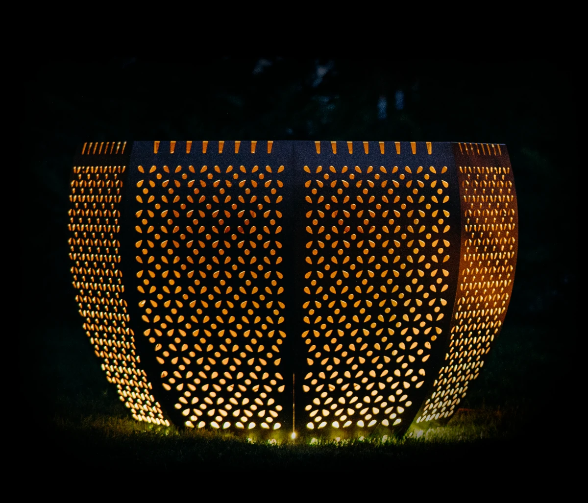 CRATERFLAME Meteorite Bloom in the night