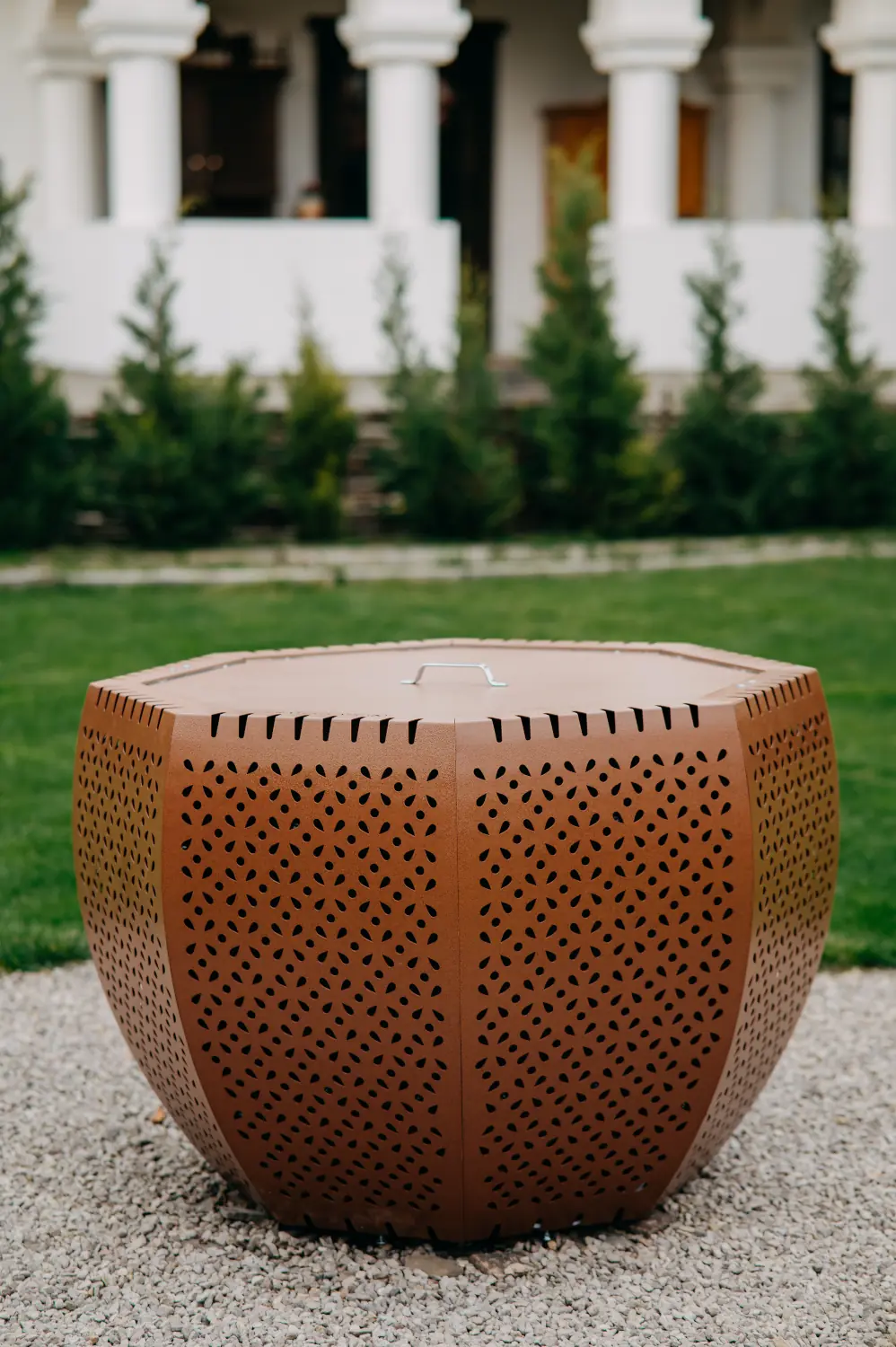 Bloom lid detail