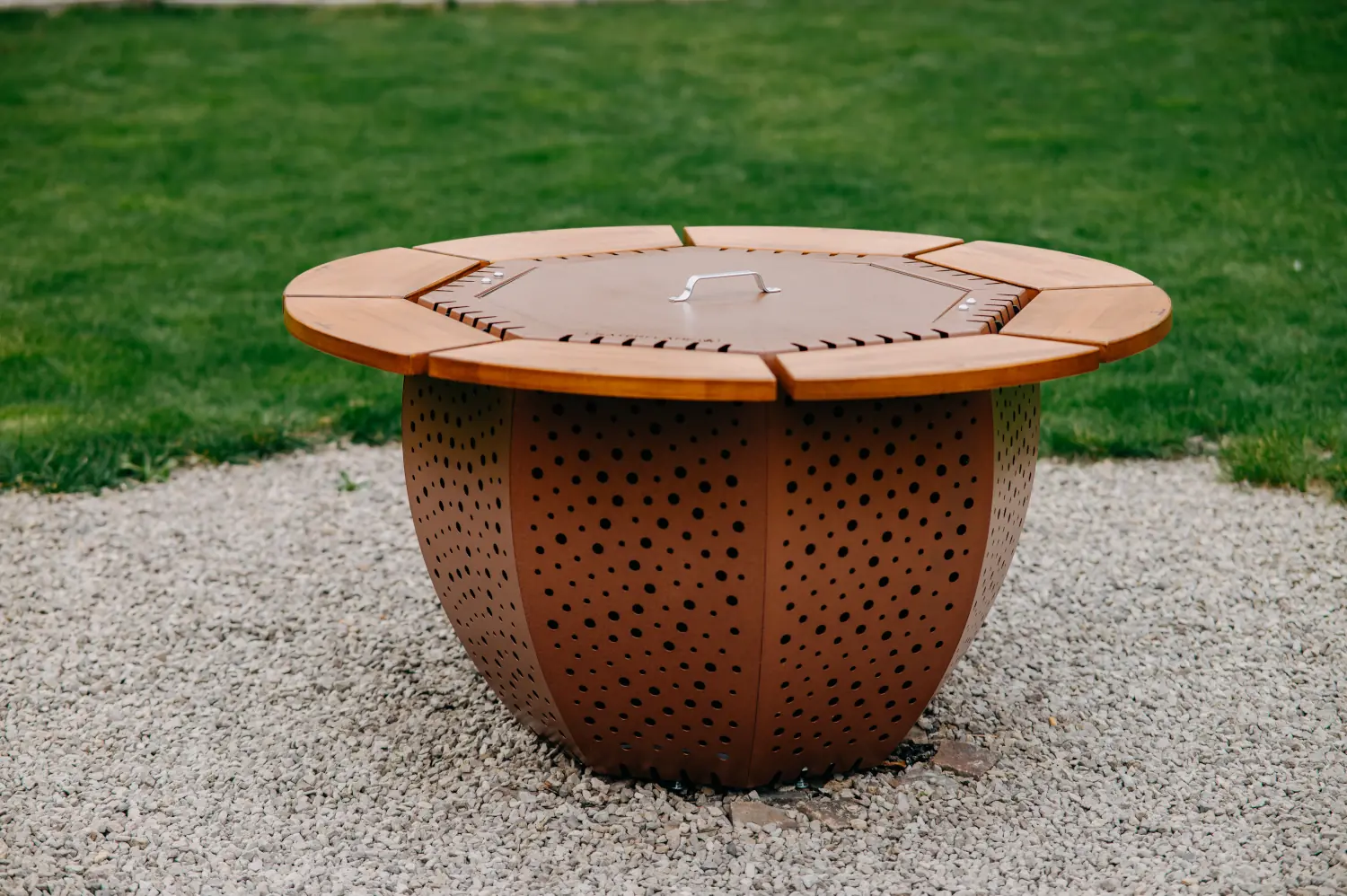 Radiant lid and side tables